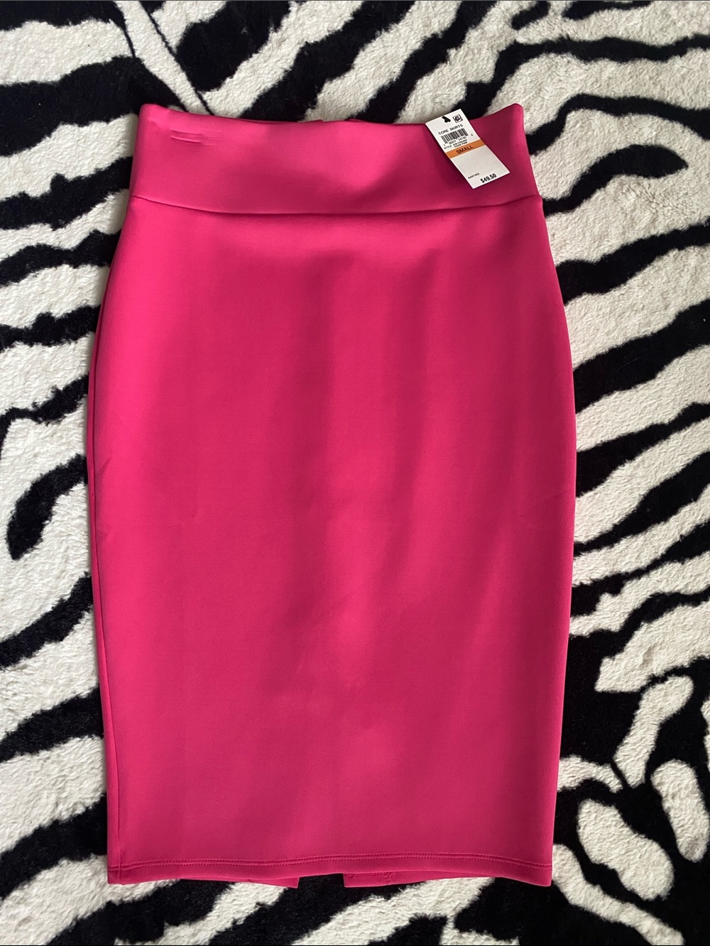 😍 Thalia Hot Pink/Gold Zipper Scuba Pencil Skirt Small